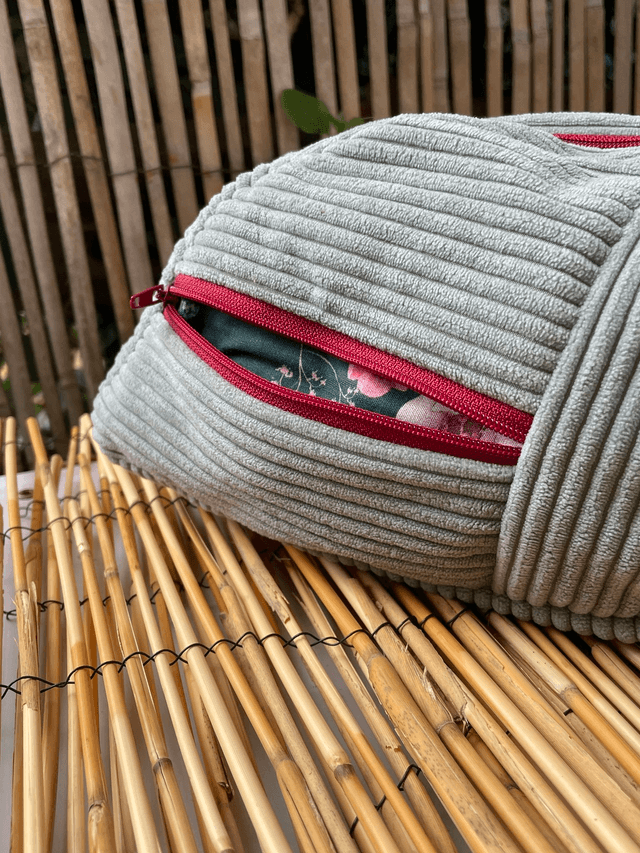 Sac banane original : design unique asymétrique. Velours côtes larges