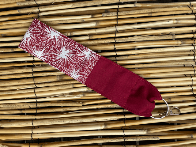 Porte clé lanière/dragonne en tissu de coton imprimé et uni avec anneau et mousqueton.
